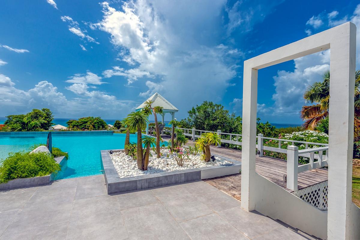 Luxury Villa Rental St Martin - Deck